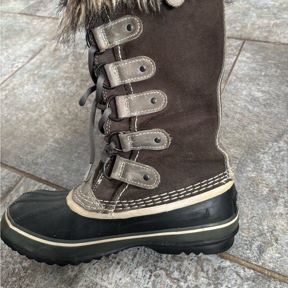 Sorel woman’s winter boots - size 6 - Picture 4 of 6